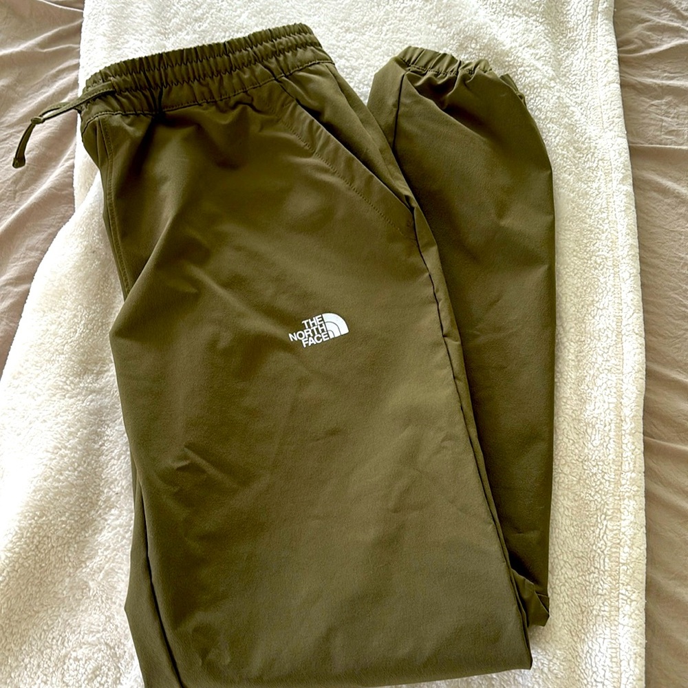 Women’s north face joggers